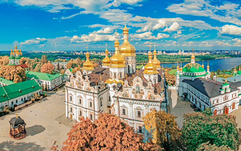 Kyiv Pechersk Lavra and Caves of st. Anthony guided tour-3