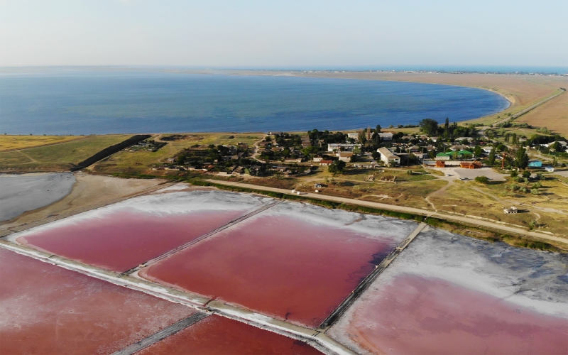 Pink Lake, Sandy Desert and Zebras feeding / 2-days Combo guided tour-2