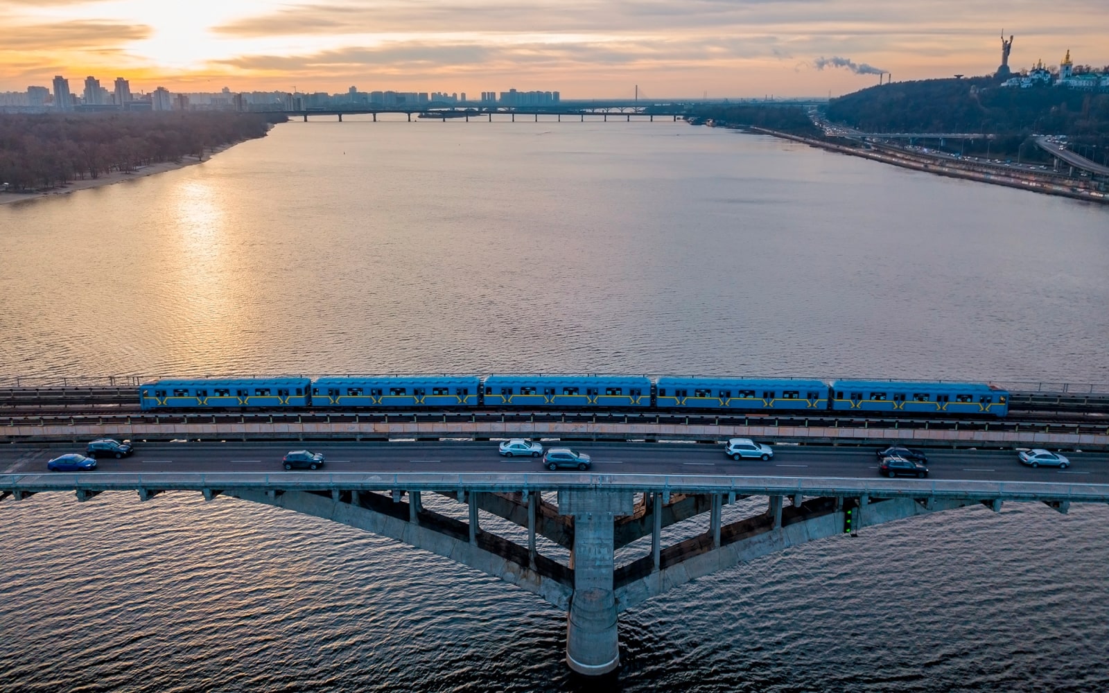 Dnipro river and Metro Bridge | Kyiv